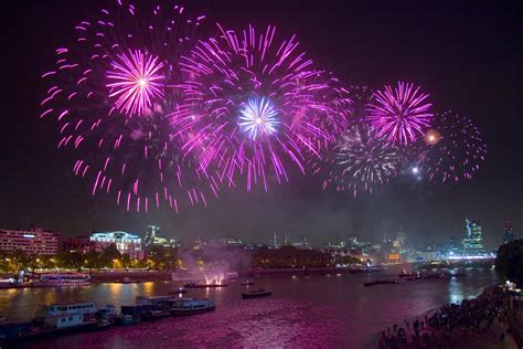 Flipboard: Fireworks displays in London 2019: Best Bonfire Night events ...