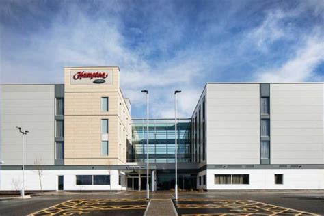 Hampton by Hilton Bristol Airport hotel | englandrover.com