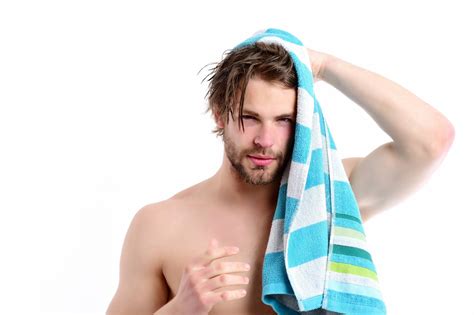 IS TOWEL DRYING YOUR HAIR GOOD OR BAD?