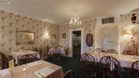 HOTEL NAUVOO HISTORIC INN & RESTAURANT - Menu, Prices & Restaurant ...