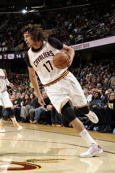 Anderson Varejao #17 of the Cavs drives to the hoop against the ...