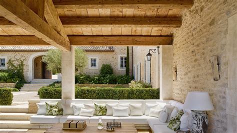 A dream house set in the lavender fields of the Luberon in France ...