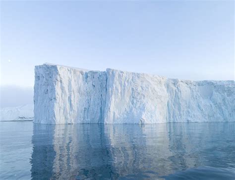 Icebergs on the Arctic Ocean Stock Photo - Image of greenland, floating ...