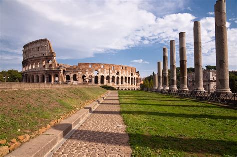 Colosseum and Roman Forum Tour with Hotel Pickup