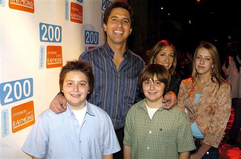 ‘Everybody Loves Raymond’s Ray Romano’s Wife Is Mom to His 4 Kids ...