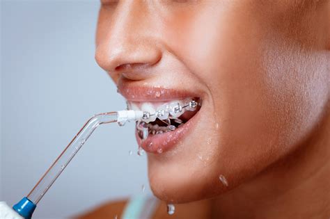 Waterpik vs. Floss: Which Works Better for Flossing Your Teeth?