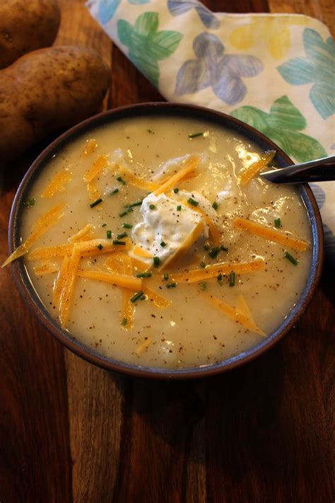 Irish Potato Soup {A Meatless Monday Recipe for St. Patrick's Day