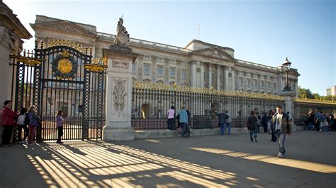 Best Hotels Near Buckingham Palace, London from CA $181 | Expedia.ca