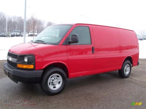 2007 Chevrolet Express 2500 Cargo Van in Victory Red photo #3 - 165001 ...