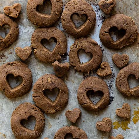 Pumpkin and Molasses Homemade Dog Treats | Betsy Life