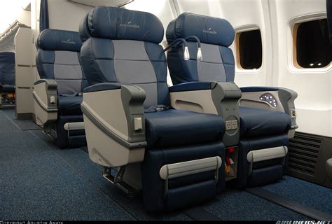 Delta Boeing 757 Business Class Seats | Elcho Table