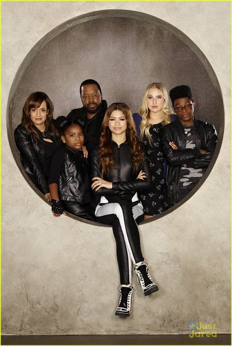 Zendaya & Veronica Dunne Reveal Their Fave 'K.C. Undercover' Episodes ...