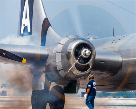 Boeing B-29 Superfortress Bomber Engines starting up at Windsor airport ...