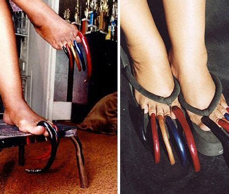 People With The World's Longest Nails | Funzug.com