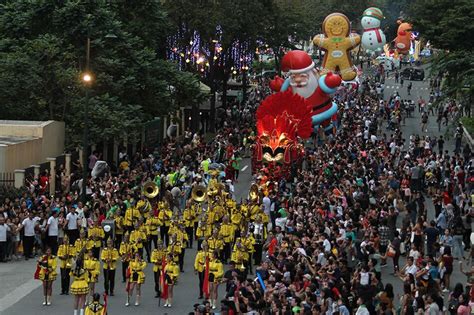 15 days to Christmas: Giant balloons, mascots at grand parade | ABS-CBN ...