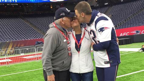 Tom Brady's Mother Receives Super Bowl Ring from Patriots -- See Her ...