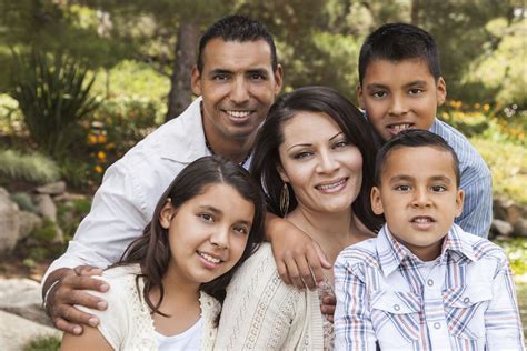 Mexican families gather every Sunday and eat dinner | Family portraits ...