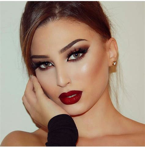 40+ Cute Smokey Eye Makeup For College | Smokey eye makeup, Red ...