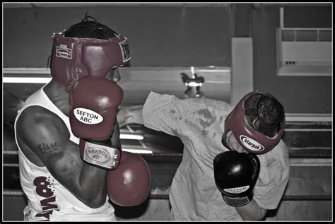 How to Spar: 35 Boxing Sparring Tips and Techniques to Win Matches ...