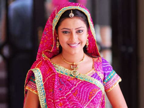 Actress Pratyusha Banerjee of 'Balika Vadhu' fame commits suicide - The ...