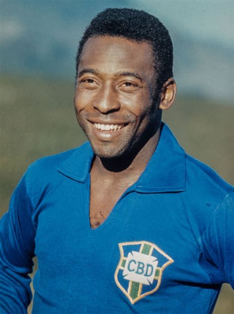 Pelé Biography; Net Worth, Age, Height, Stats, Children, Nationality ...