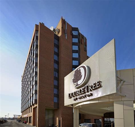 DOUBLETREE BY HILTON HOTEL WEST EDMONTON - Updated 2021 Prices, Reviews ...