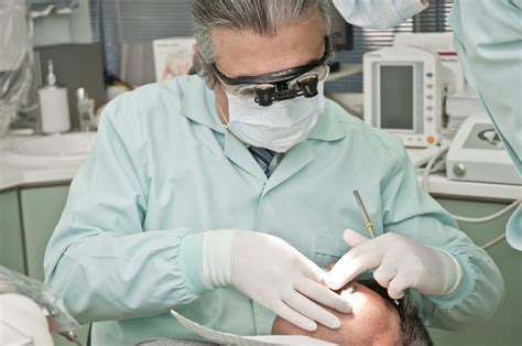 What is the Difference Between a Dentist and a Periodontist? - Village ...