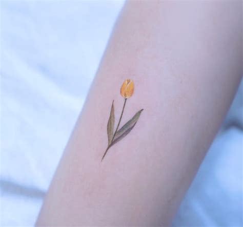 27 Beautiful Tulip Tattoo Ideas & Meaning - Tattoo Twist