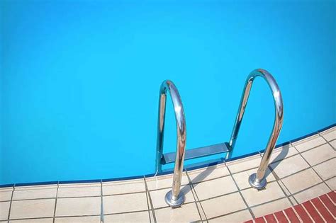 Get To Know Swimming Pool Handrails, A Functional Pool Accessory