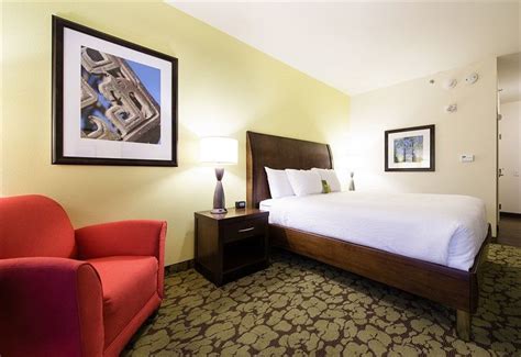 Hilton Garden Inn Charlotte Airport, Charlotte | Staycation Prices