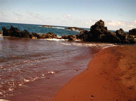 Red Sand Beach on Kaihalulu Bay - An Exotic Pocket Beach in Maui | Only ...