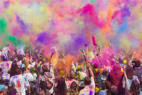 3 Things to Know About Holi, the Hindu Festival of Colours Happening on ...