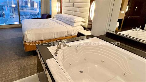 Hotel Hot Tub Suites - Private In-Room Jetted Spa Tub Suites Near You