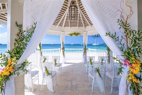 30+ Things To Know As You Plan A Beach Wedding | Beaches