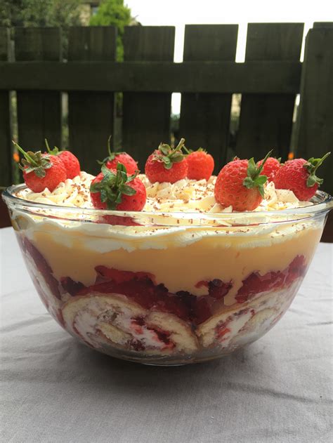 Easy Trifle | Classic British Dessert - TheUniCook Festive-Baking