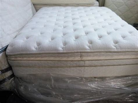 Four Seasons 18 King Mattress Luxurious Pillow Top for Sale in Las ...