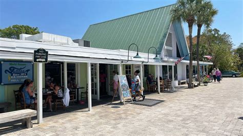 The Lighthouse Cafe Sanibel Island - Capturing Captiva