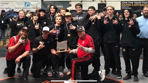 The Illinois Valley High School wrestling team wins state championship