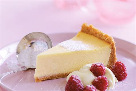 Classic baked vanilla cheesecake