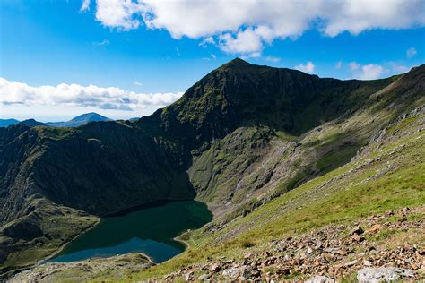 Mount Snowdon, Snowdonia, Wales [OC] [6000x4000] : r/EarthPorn