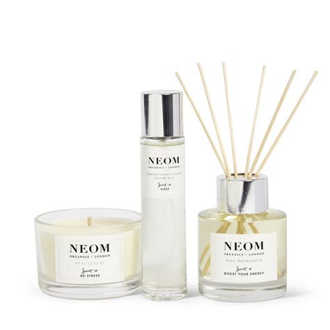 Neom Your Moment of Wellbeing Set | In this moment, Travel candles ...