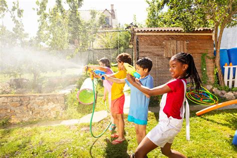 37 Backyard Summer Activities for Kids (Kid Outdoor Ideas)