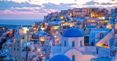 Two Amazing Spots to Watch the Sunset in Oia, Santorini | Earth Trekkers