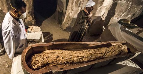 3,000-Year-Old Mummy Revealed As Egyptian Officials Open Sarcophagus ...