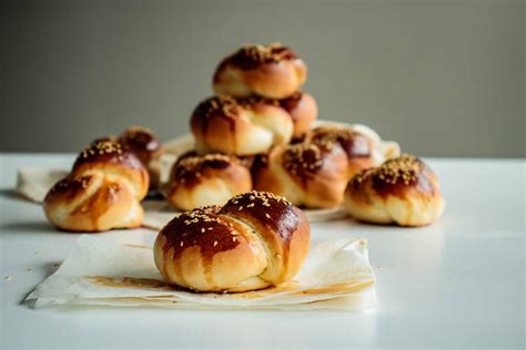 Challah Rolls (Step by Step + Video) – Milk and Pop