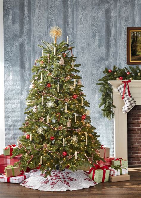 Upgrade Your Christmas Tree Game with These Decorating Ideas | Rustic ...