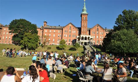 College of Mount Saint Vincent Hosts New Student Orientation ...