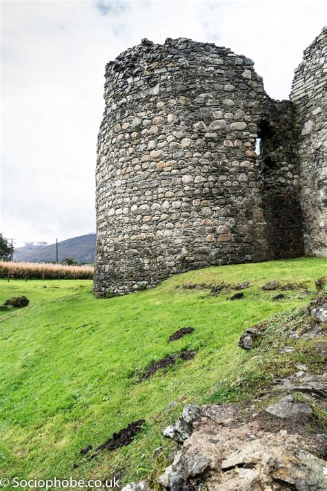 Visit Old Inverlochy Castle - Castle-Photography.co.uk