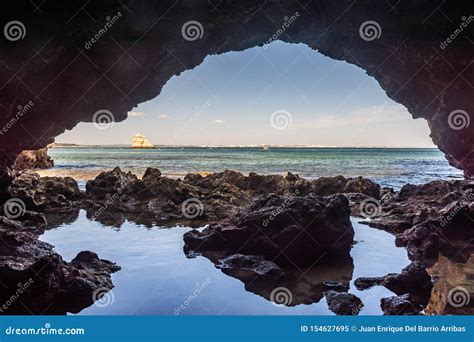 Cliffs and Rocky Caves on Dona Ana Beach in Lagoa, Algarve Portugal ...