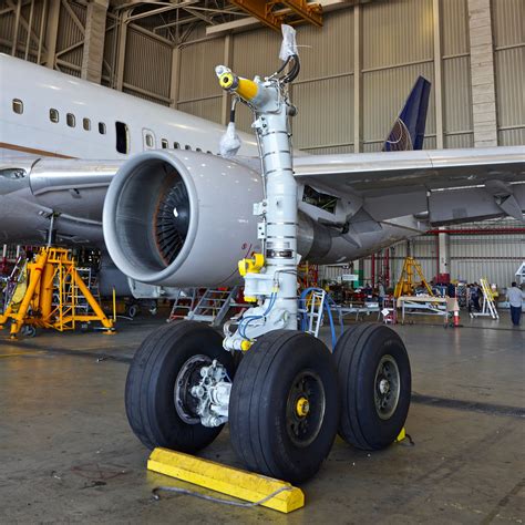 San Francisco Airport, Aircraft Maintenance, Boeing 767, Palm Spring ...